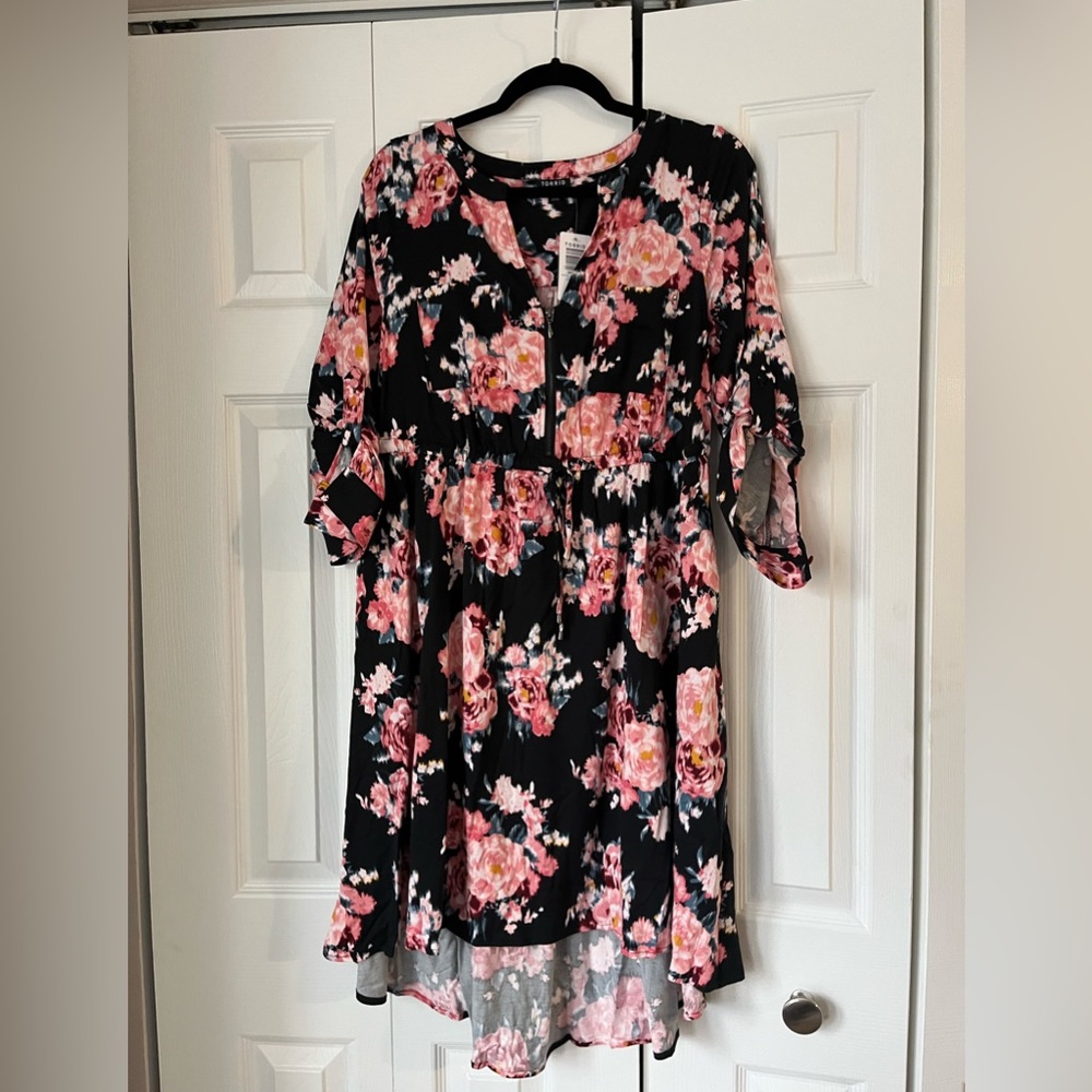 Torrid high low floral dress, never worn with tags still on